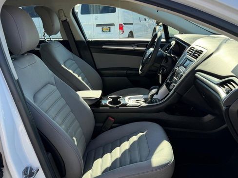 Used 2014 Ford Fusion S image 21