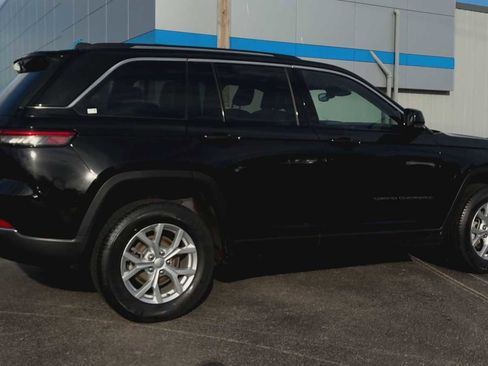 Used 2023 Jeep Grand Cherokee Limited image 3