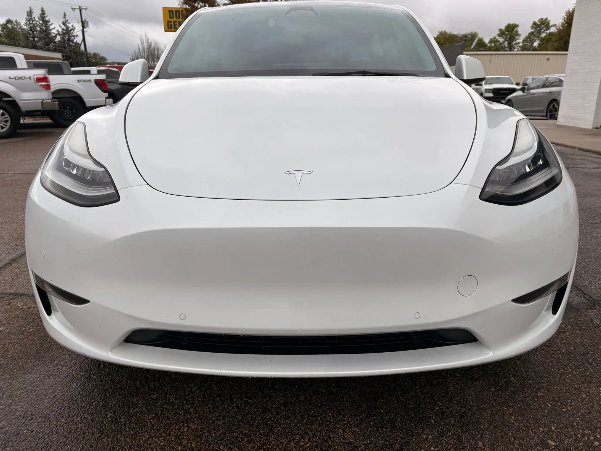 Used 2022 Tesla Model Y Long Range AWD/4WD image 3