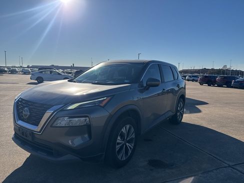 Certified 2023 Nissan Rogue SV image 3