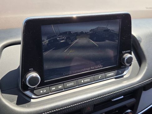 Used 2023 Nissan Rogue S FWD image 18