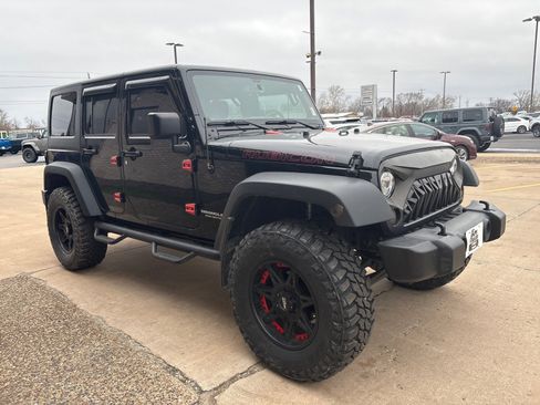Used 2017 Jeep Wrangler Unlimited Rubicon w/ Max Tow Package image 7