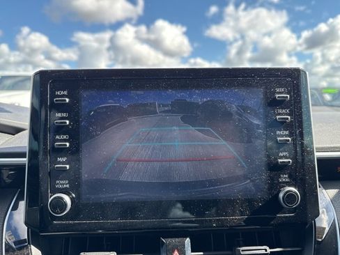 Used 2020 Toyota Corolla LE image 19