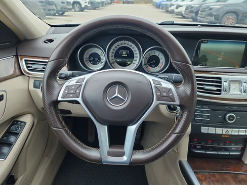 Used 2016 Mercedes-Benz E 350 4MATIC Sedan image 18
