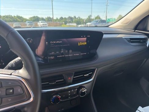 Used 2025 Buick Encore GX Preferred FWD image 12