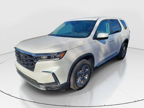 Used 2025 Honda Pilot EX-L image 2