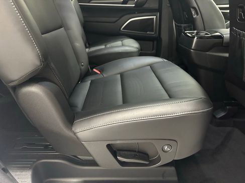 Used 2025 Kia Telluride S image 50