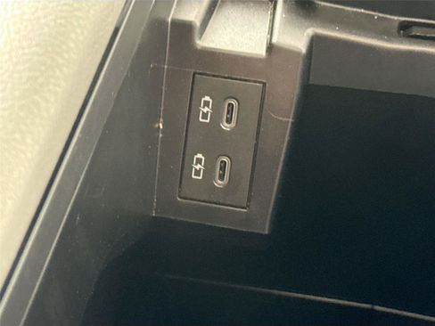 Certified 2026 Toyota Sienna XLE FWD image 36