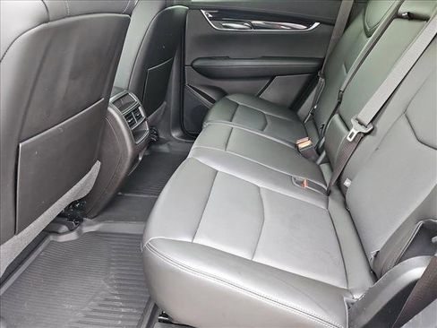 Used 2022 Cadillac XT5 Premium Luxury w/ LPO, Floor Liner Package image 18