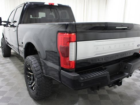 Used 2019 Ford F250 Platinum w/ Platinum Ultimate Package AWD/4WD image 32