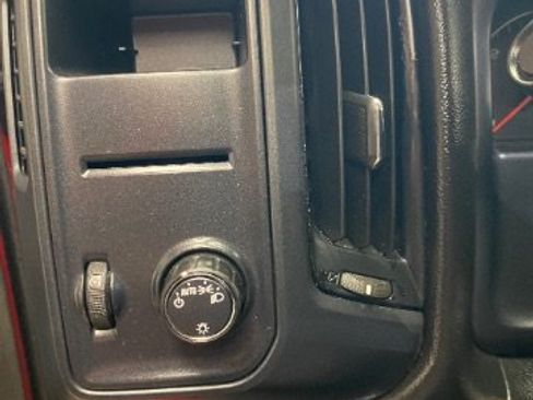 Used 2018 Chevrolet Silverado 1500 Custom w/ Custom Convenience Package RWD image 23