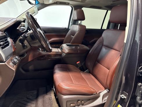Used 2018 Chevrolet Suburban Premier AWD/4WD image 27