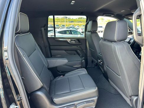 New 2025 GMC Yukon XL Elevation image 6