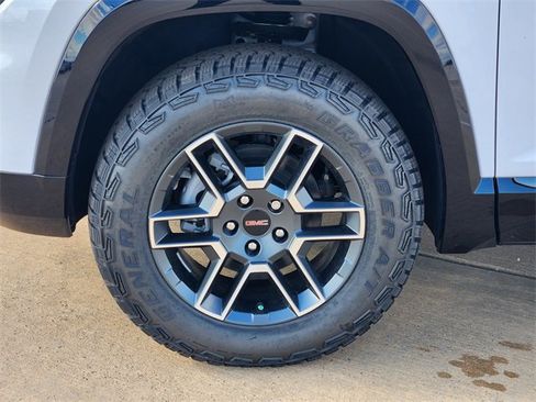 New 2026 GMC Terrain AT4 w/ Convenience Package III image 9