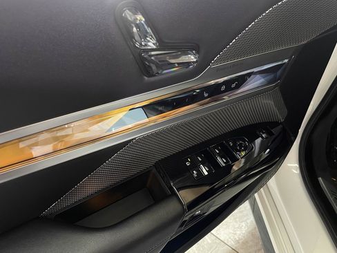 Used 2025 BMW 740i xDrive image 14