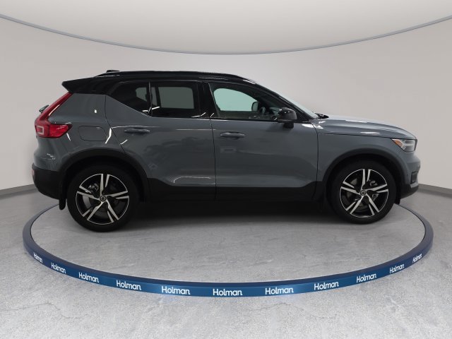 Used 2022 Volvo XC40 T5 R-Design w/ Protection Package AWD/4WD image 5