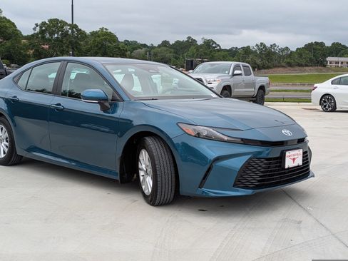 Certified 2025 Toyota Camry LE FWD image 7