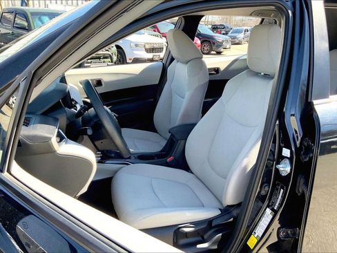 Used 2024 Toyota Corolla Cross L FWD image 8
