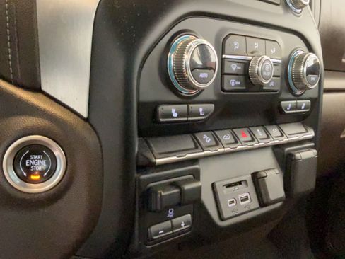 Used 2021 GMC Sierra 1500 SLT AWD/4WD image 16
