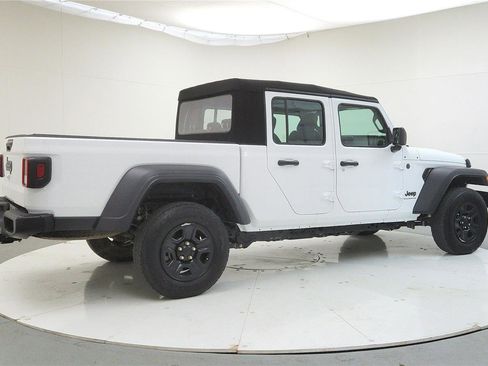 Used 2024 Jeep Gladiator Sport image 8