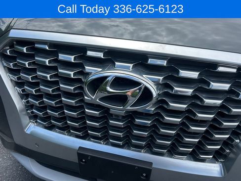 Used 2022 Hyundai Palisade Limited w/ Winter Package FWD image 10