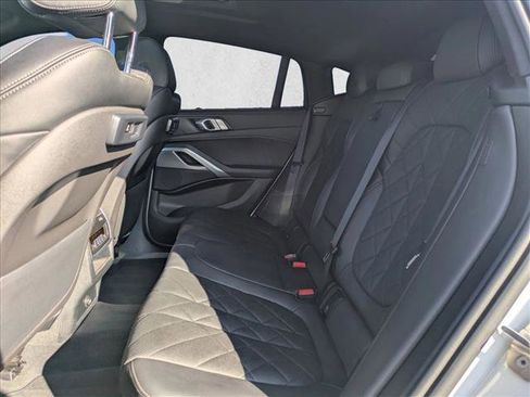 Used 2023 BMW X6 xDrive40i w/ M Sport Package image 19