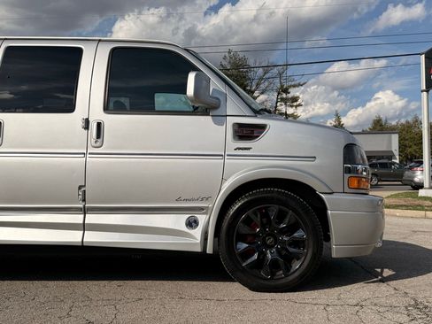 Used 2023 Chevrolet Express 2500 Extended RWD image 13