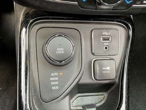 Certified 2021 Jeep Compass Limited w/ Sun and Sound Group image 21