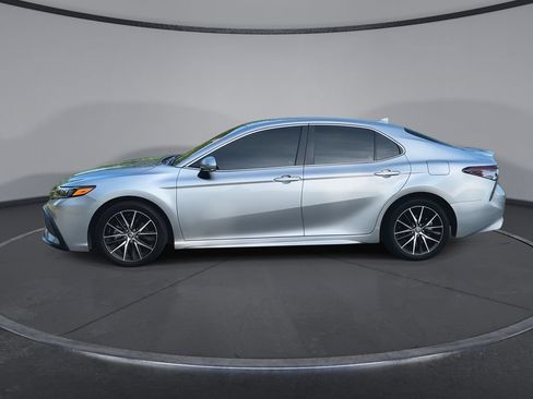 Certified 2024 Toyota Camry SE FWD image 5