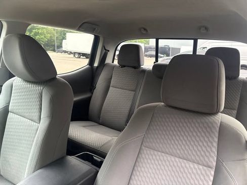 Used 2021 Toyota Tacoma SR AWD/4WD image 10