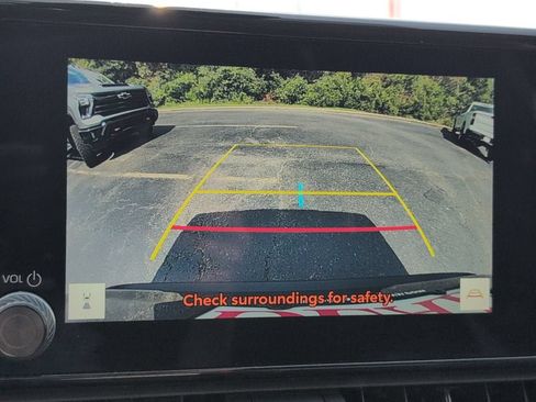 Used 2025 Toyota RAV4 XLE AWD/4WD image 21
