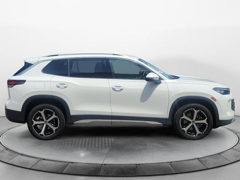 Certified 2026 Volkswagen Tiguan SE AWD/4WD image 8