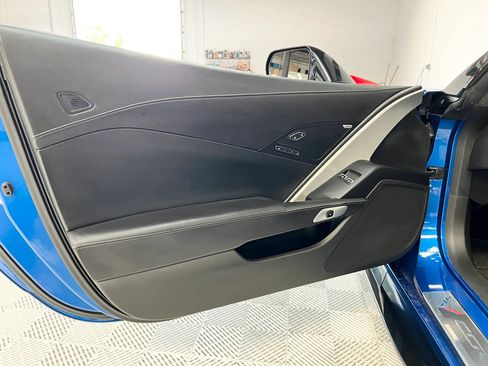 Used 2015 Chevrolet Corvette Z06 w/ 3LZ Preferred Equipment Group RWD image 28