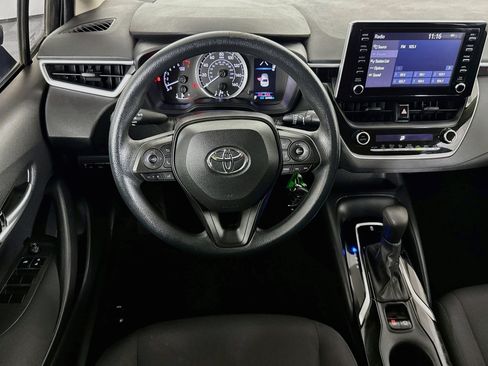 Used 2020 Toyota Corolla LE FWD image 15