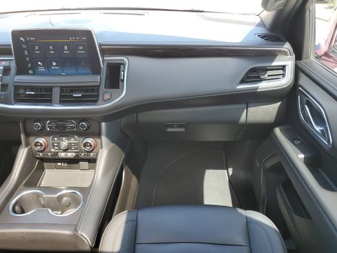 Used 2024 Chevrolet Suburban Z71 w/ Luxury Package AWD/4WD image 34