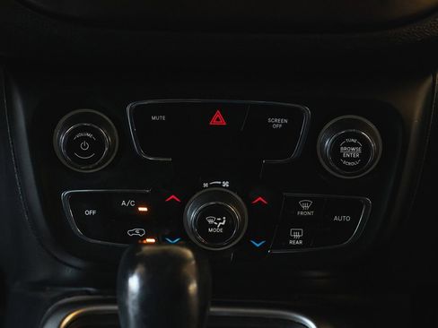 Used 2019 Jeep Compass Latitude image 23