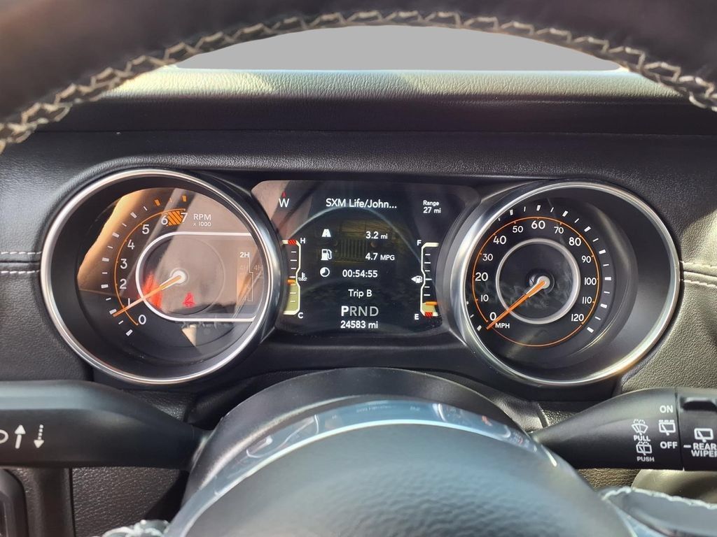 Used 2022 Jeep Wrangler Unlimited Sahara w/ Cold Weather Group AWD/4WD image 16
