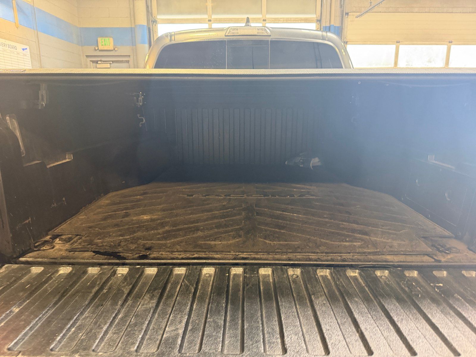 Used 2021 Toyota Tacoma SR5 RWD image 34