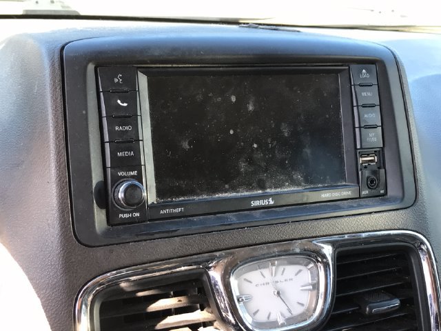 Used 2016 Chrysler Town & Country Touring FWD image 6