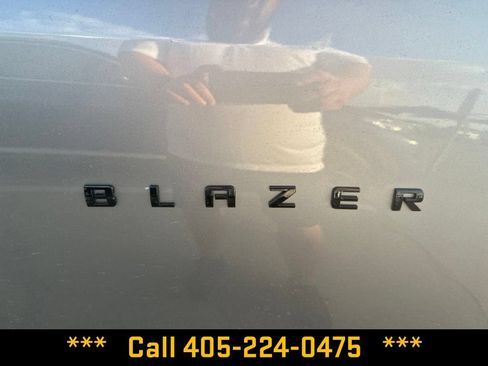 Used 2025 Chevrolet Blazer LT w/ Midnight/Sport Edition FWD image 12