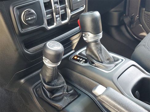 Used 2021 Jeep Wrangler Unlimited Sport image 29