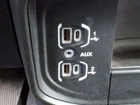 Used 2024 RAM 2500 Big Horn w/ Sport Appearance Package image 25