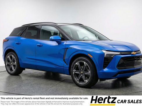 Used 2025 Chevrolet Blazer LT image 1