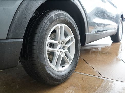New 2026 Ford Explorer Active RWD image 9