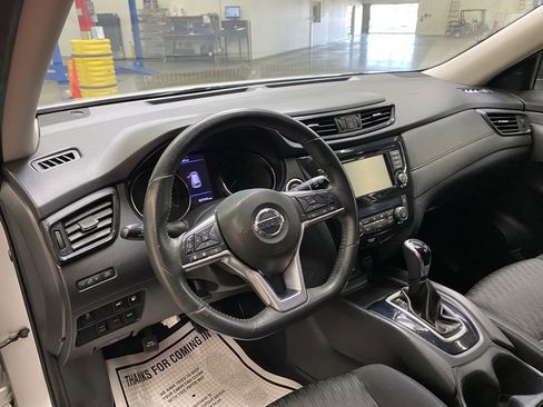 Used 2018 Nissan Rogue SV image 24
