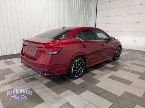 Used 2025 Nissan Sentra SR w/ SR Premium Package FWD image 4