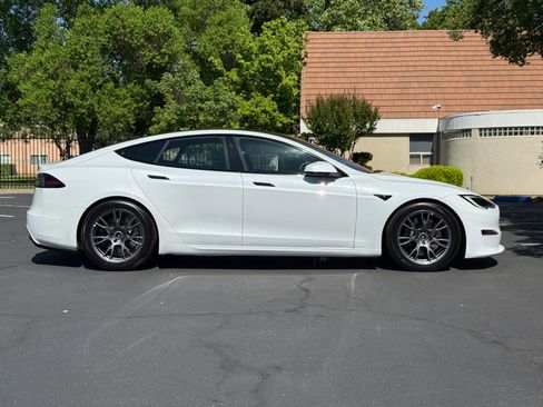 Used 2022 Tesla Model S Standard Range image 4