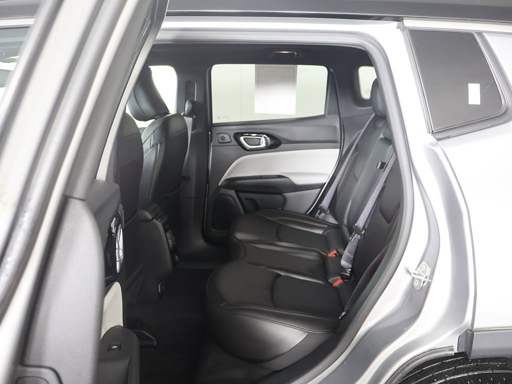 Used 2023 Jeep Compass Limited w/ Sun and Sound Group AWD/4WD image 33