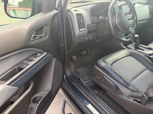 Used 2018 Chevrolet Colorado Z71 w/ Centennial Edition image 10