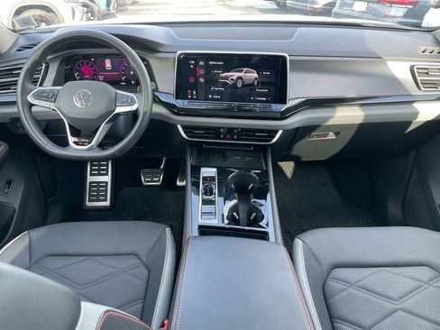 Certified 2025 Volkswagen Atlas Peak Edition SE image 11